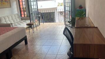 Suíte estúdio júnior, 1 quarto, para não fumantes, banheiro privativo | 1 quarto, roupas de cama premium, camas com colchões pillow-top