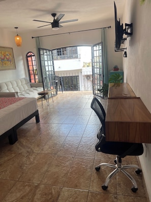 Suite monolocale Junior, 1 camera da letto, non fumatori, bagno privato | 1 camera, biancheria da letto di alta qualità, materassi a doppio strato