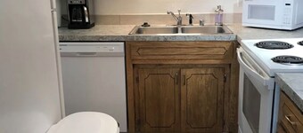 Ground Floor End Unit in Midtown Anchorage