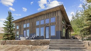 Exterior - The Wolf Den - New Modern Lakefront Cabin near West Yellowstone (Island Park)