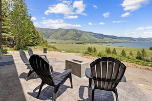 Terrace/patio - The Wolf Den - New Modern Lakefront Cabin near West Yellowstone (Island Park)