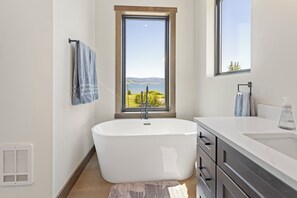 Hair dryer, towels, soap, shampoo - The Wolf Den - New Modern Lakefront  Views Cabin near West Yellowstone (Island Park)