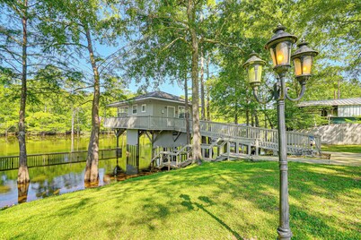 Private Boat Launch! Riverfront Jefferson Retreat