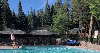 Inviting Cabin w/ A/C at Northstar | Spacious Kitchen | Close to Golf and Mtn Biking | Sleeps 6