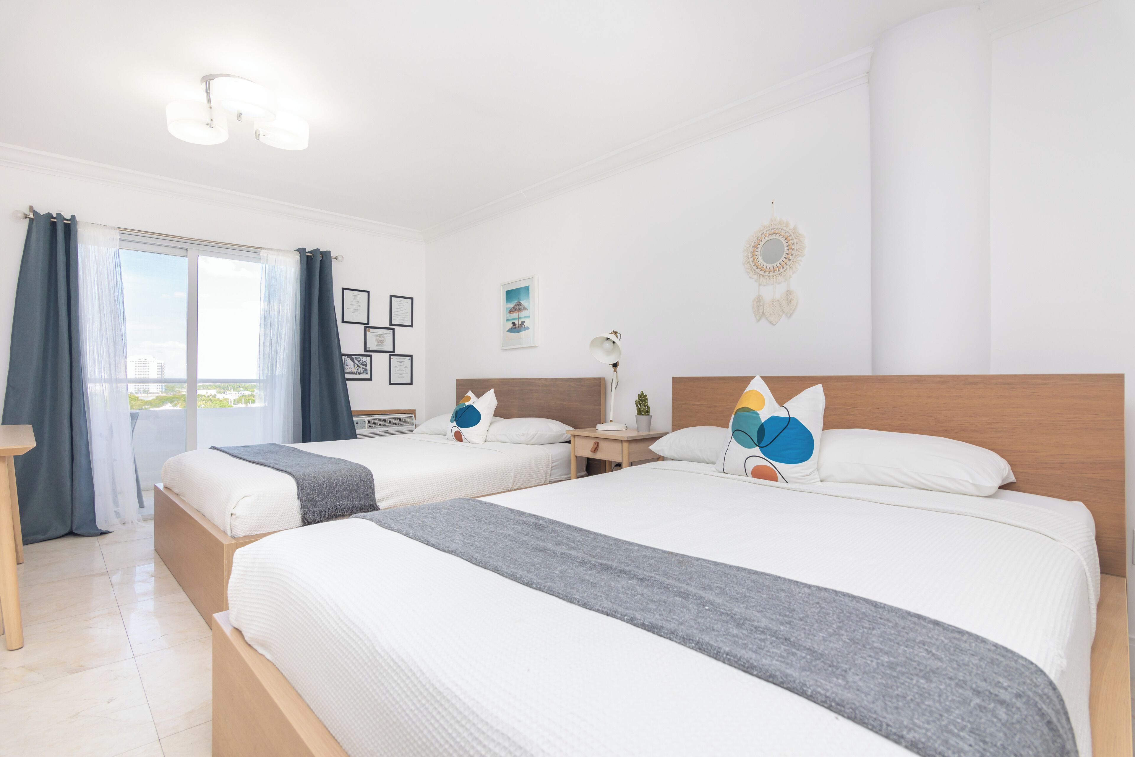 全景公寓 | 1 多间卧室、特色装修、特色家居、笔记本电脑工作区