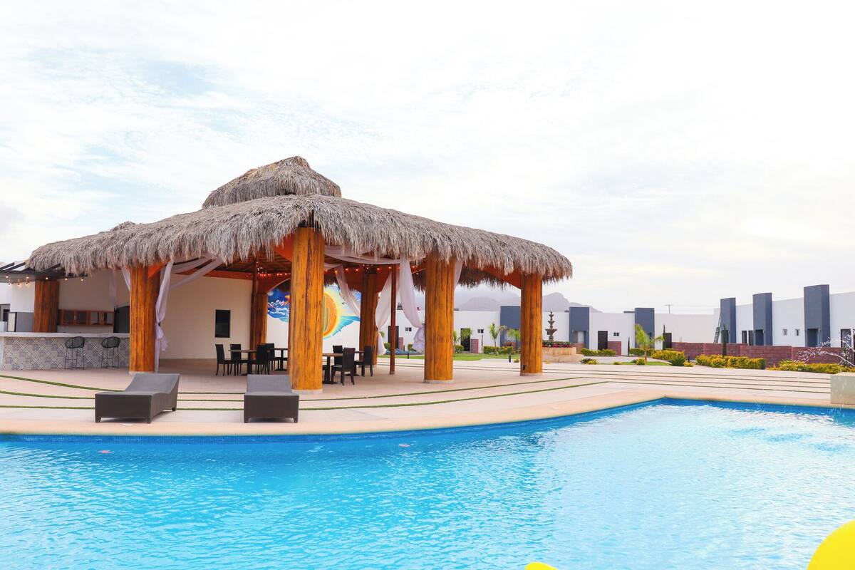 Executive Apartment, Private Pool | 1 bedroom, bed sheets