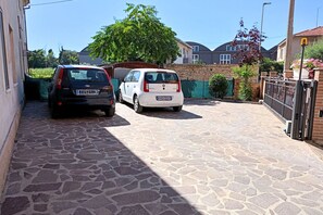 Property grounds - SE115 - Marotta, comfortable two-room apartment with parking (Marotta)