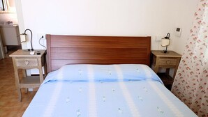 1 غرفة نوم وملاءات أسرّة