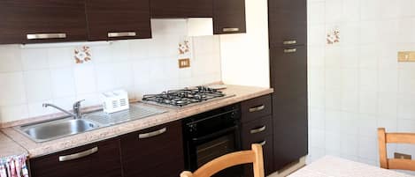 Fridge, oven