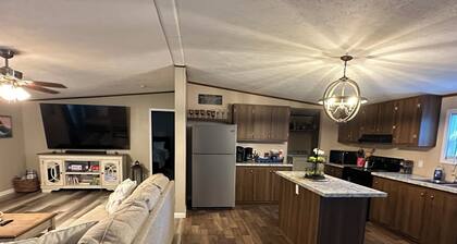 Hidden Gem county setting with huge front yard
