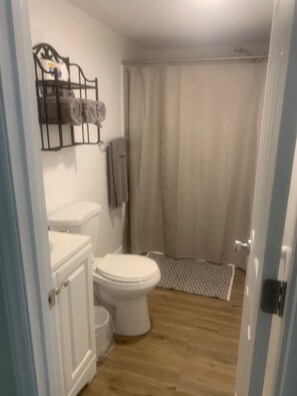 Hair dryer, towels, soap, shampoo - Surrounded by sweetgum and maple trees, this house is perfect for some R & R. (Campobello)