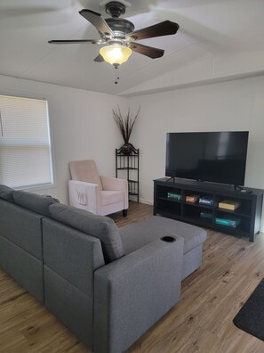 Smart TV - Surrounded by sweetgum and maple trees, this house is perfect for some R & R. (Campobello)