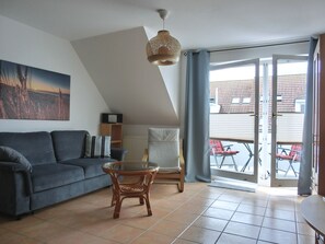 TV, DVD player, stereo - Apartment N16 - Apartment on the 2nd floor w. Elevator for 2 persons + 1 child, (Graal-Müritz)