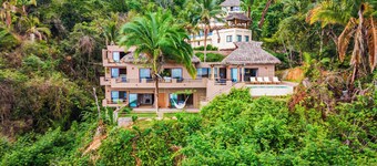 San Xoaquin Casa Ventana al Mar, Luxurious Jungle Retreat with Ocean Views