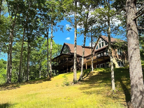 Laurel Mountain Getaway 🌄 Trout Fish on Crooked Creek🎣