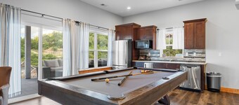 Luxurious 8-Bedroom Lodge at Chateau Cove in Branson, MO
