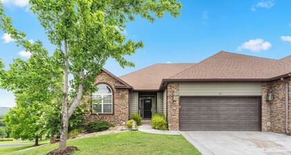 Ultimate Luxury Retreat: 5-Bedroom Villa at Stonebridge Resort