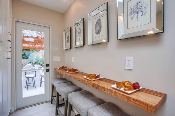Dining - Windansea Beach House - beautifully updated 2BD (La Jolla)