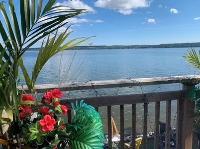 Escape to Rice Lake! Lake Front Cottage Bailieboro Fishing, Swimming, Golf, Yoga