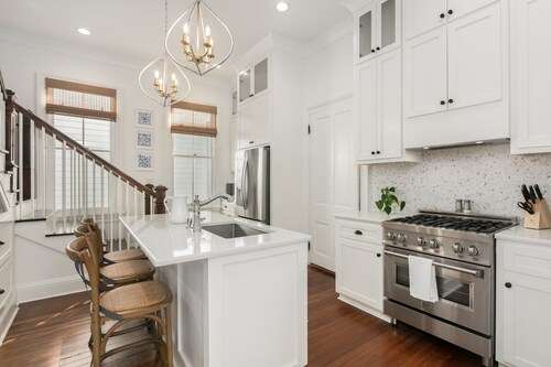 Katie's Cottage | 3/3 Historic Home, Washer/Dryer, Full Kitchen