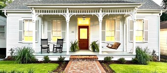 Katie's Cottage | 3/3 Historic Home, Washer/Dryer, Full Kitchen