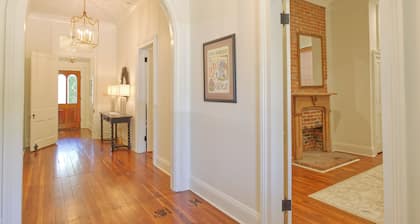 Katie's Cottage | 3/3 Historic Home, Washer/Dryer, Full Kitchen