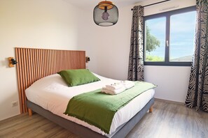 3 habitaciones, tabla de planchar con plancha, cuna de viaje y wifi 