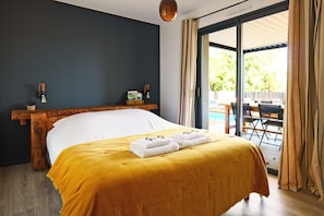 3 bedrooms, iron/ironing board, travel crib, WiFi