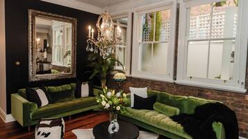 Smart TV, books, stereo, printers