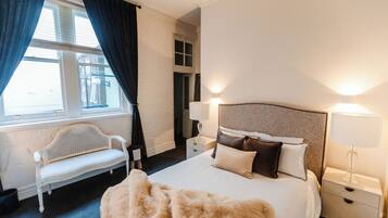 3 bedrooms, desk, iron/ironing board, free WiFi