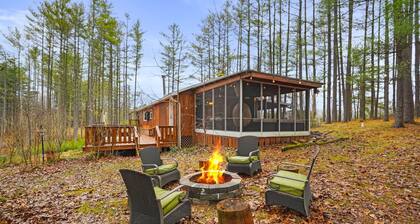 Where in the woods cabin - pet friendly - winery nearby