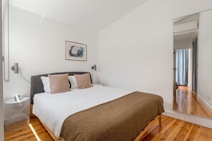 1 chambre, bureau, fer et planche à repasser, Wi-Fi