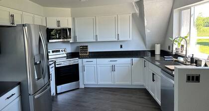 Charming dome house - 4-bedroom house with WiFi and AC in enjoyable Plymouth