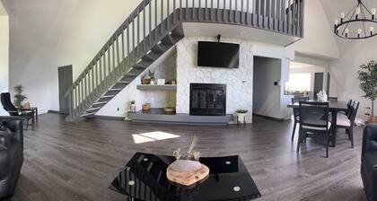 Charming dome house - 4-bedroom house with WiFi and AC in enjoyable Plymouth