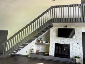 Interior - Charming dome house - 4-bedroom house with WiFi and AC in enjoyable Plymouth (Plymouth)