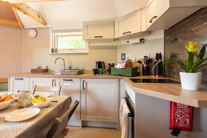 Design Apartment, Private Bathroom (Sleeps 2-6 - Mezzanine) | Private kitchen