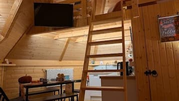 Premium Cabin, Private Bathroom, Courtyard View (Sleeps 2-6 - Mezzanine) | Bahagian dalam