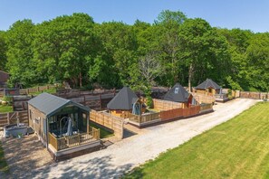 Exterior - Woods Meadow Glamping (West Malling)