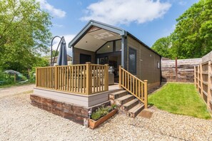 Luxury Apartment, Private Bathroom, Courtyard View (Sleeps 2-6 Private Hottub) | Exterior - Woods Meadow Glamping (West Malling)