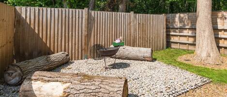 Design Apartment, Private Bathroom (Sleeps 2-6 - Mezzanine) | Garden