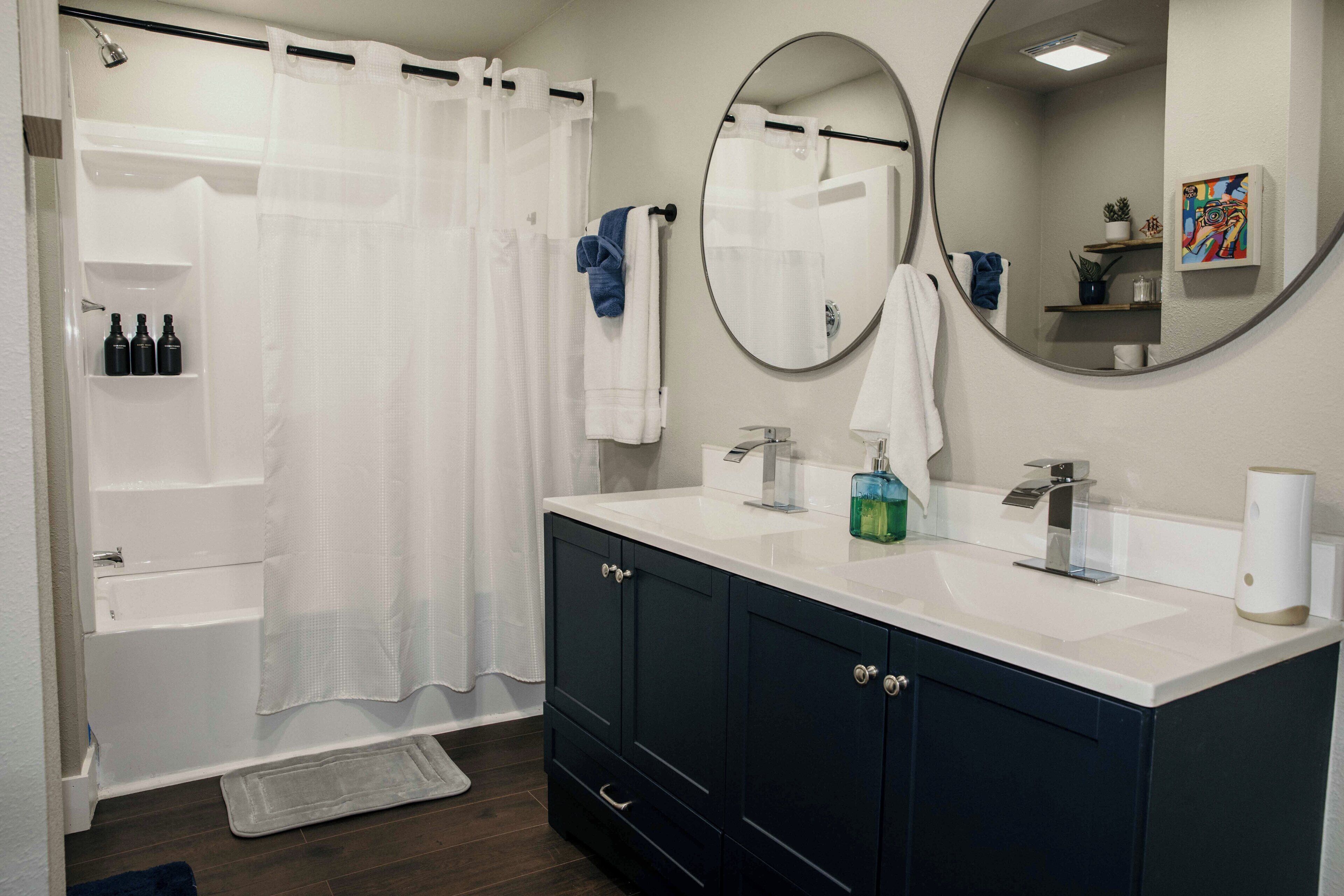 ヘアドライヤー、タオル、石鹸、シャンプー