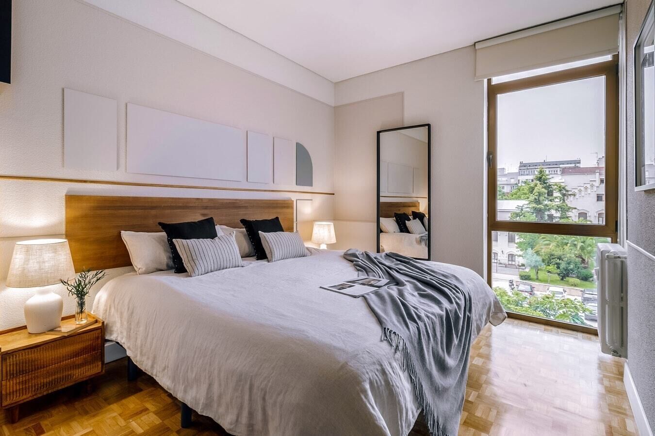 3 slaapkamers, een strijkplank/strijkijzer, wifi, beddengoed