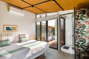 3 slaapkamers, een strijkplank/strijkijzer, wifi, beddengoed