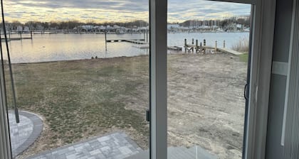 Waterfront cottage on Warwick Cove.