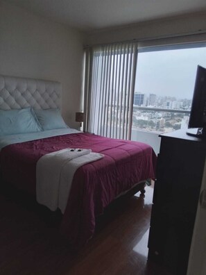 2 soverom, strykejern/-brett, wi-fi og sengetøy