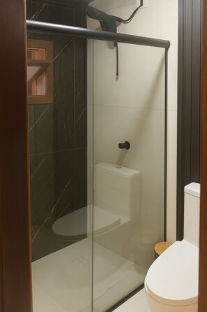 Doppia Tradizionale, letti multipli | 3 camere, Wi-Fi gratuito