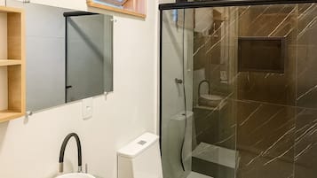 Traditional Double Room, Multiple Beds | 3 bedrooms, free WiFi
