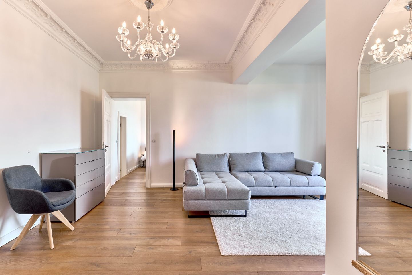 Fernseher, Kamin, Stereoanlage