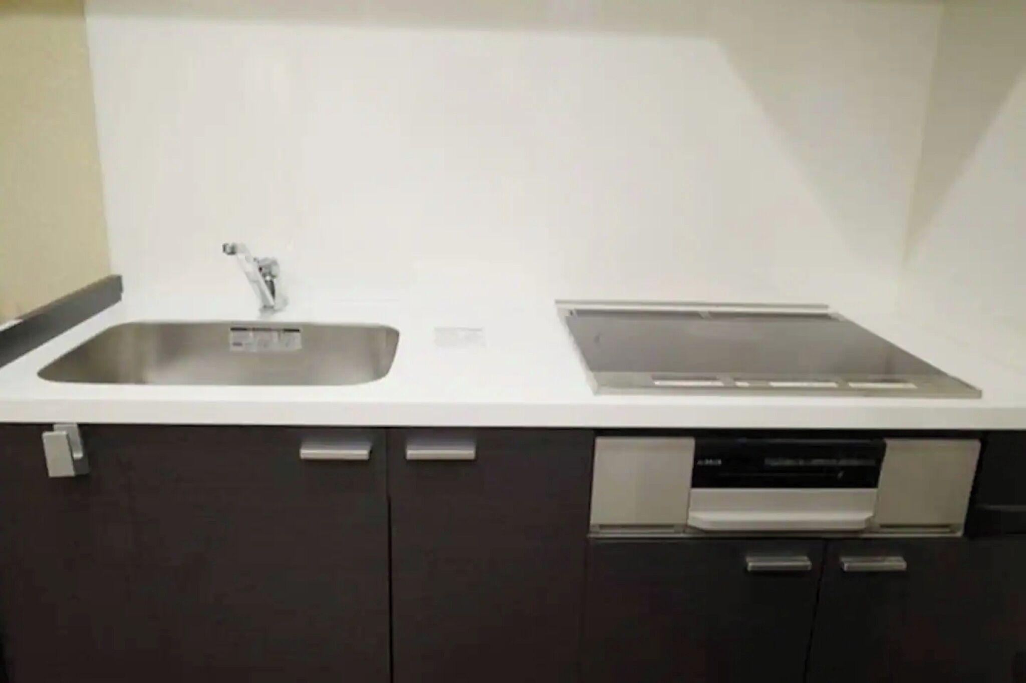 Fridge, microwave, stovetop, cookware/dishes/utensils