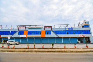 Exterior - Fabexpress Jagatraj Vishwa Lodging (Chhatrapati Sambhajinagar)